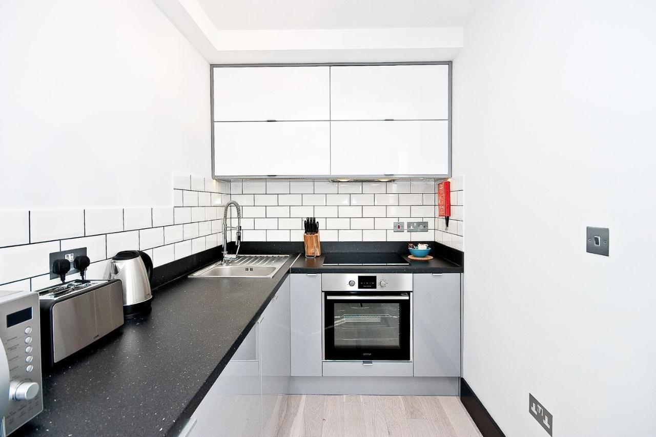 Heinze Flat 402 - One Bedroom Fourth Floor Flat By City Living לונדון מראה חיצוני תמונה