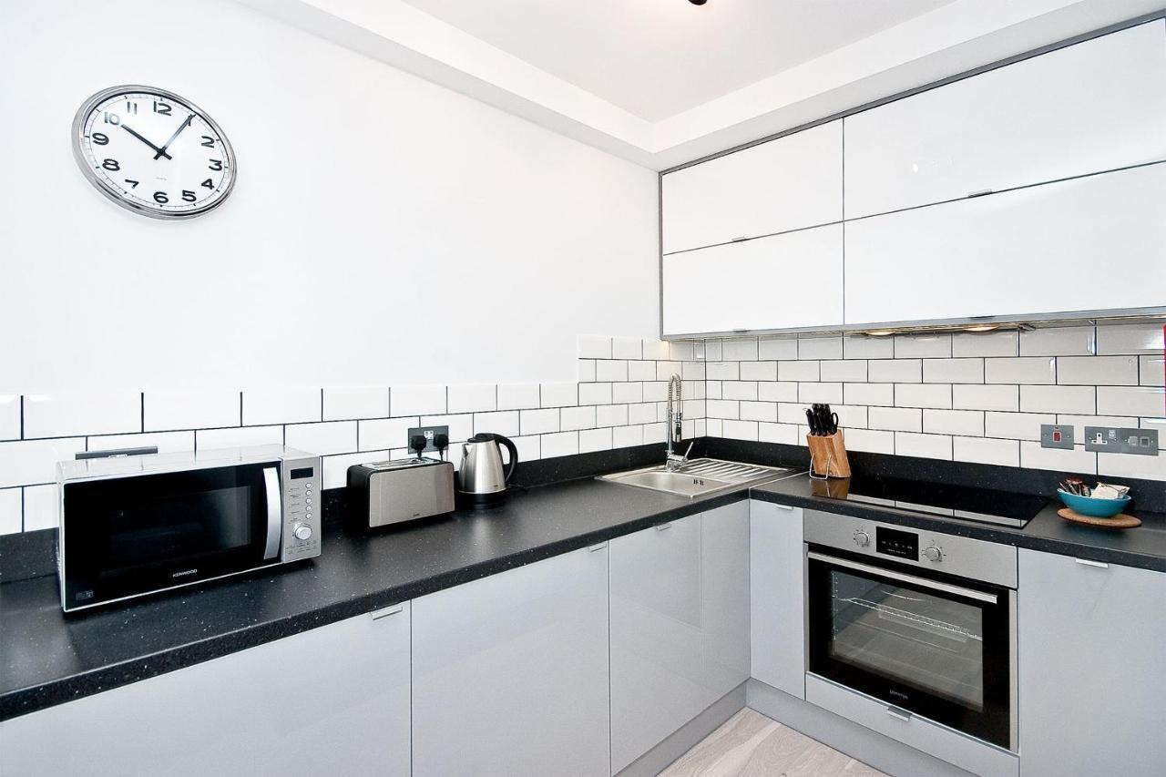 Heinze Flat 402 - One Bedroom Fourth Floor Flat By City Living לונדון מראה חיצוני תמונה